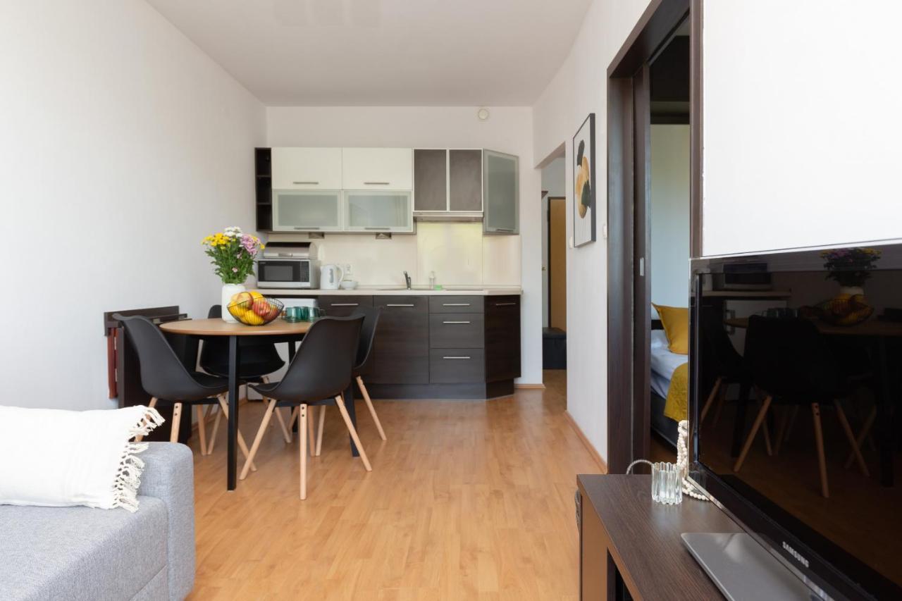 Cozy Apartment With Balcony Warszawa By Noclegi Renters Exterior foto