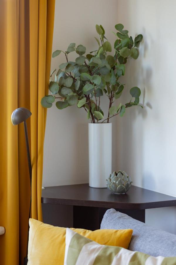Cozy Apartment With Balcony Warszawa By Noclegi Renters Exterior foto
